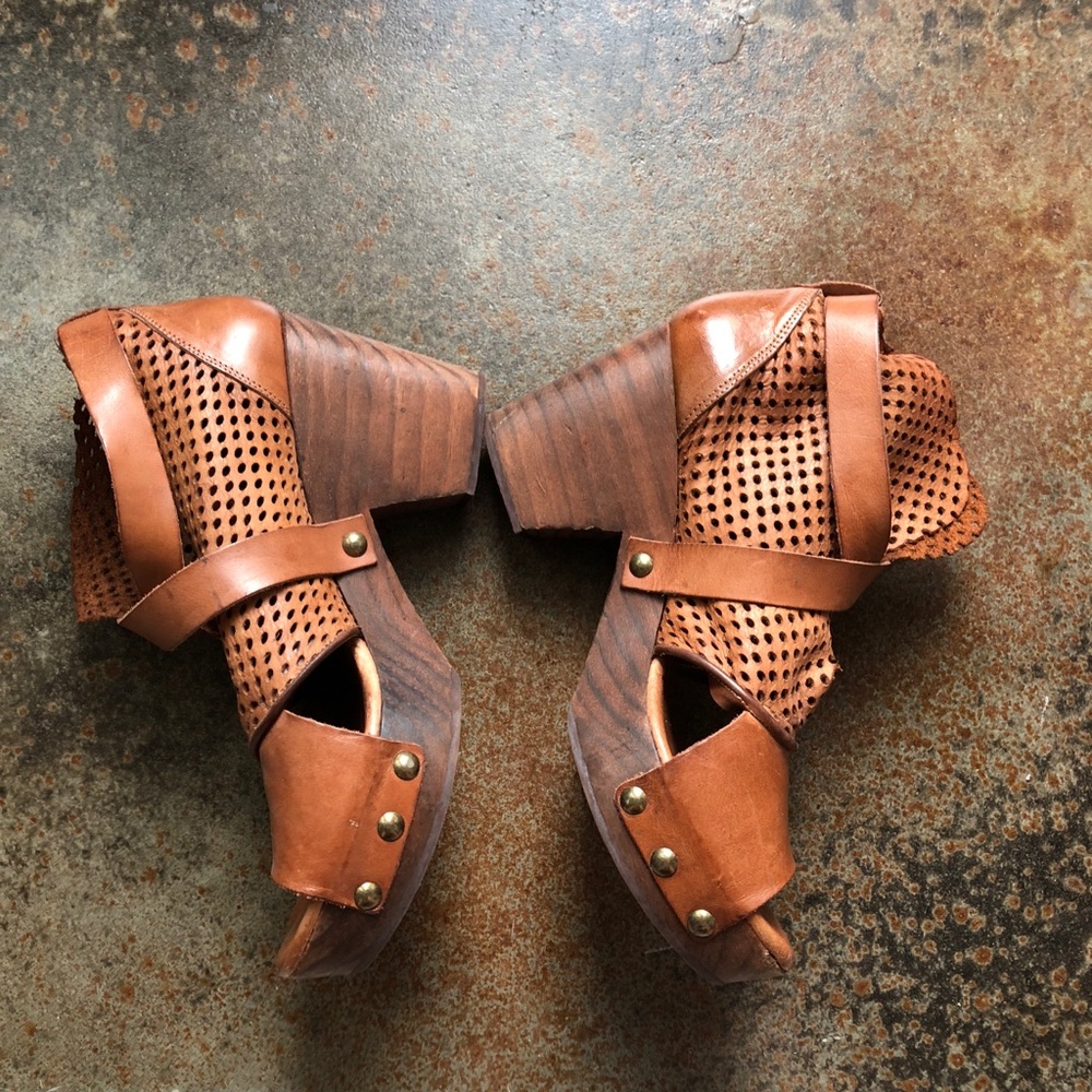 Free People textured clogs